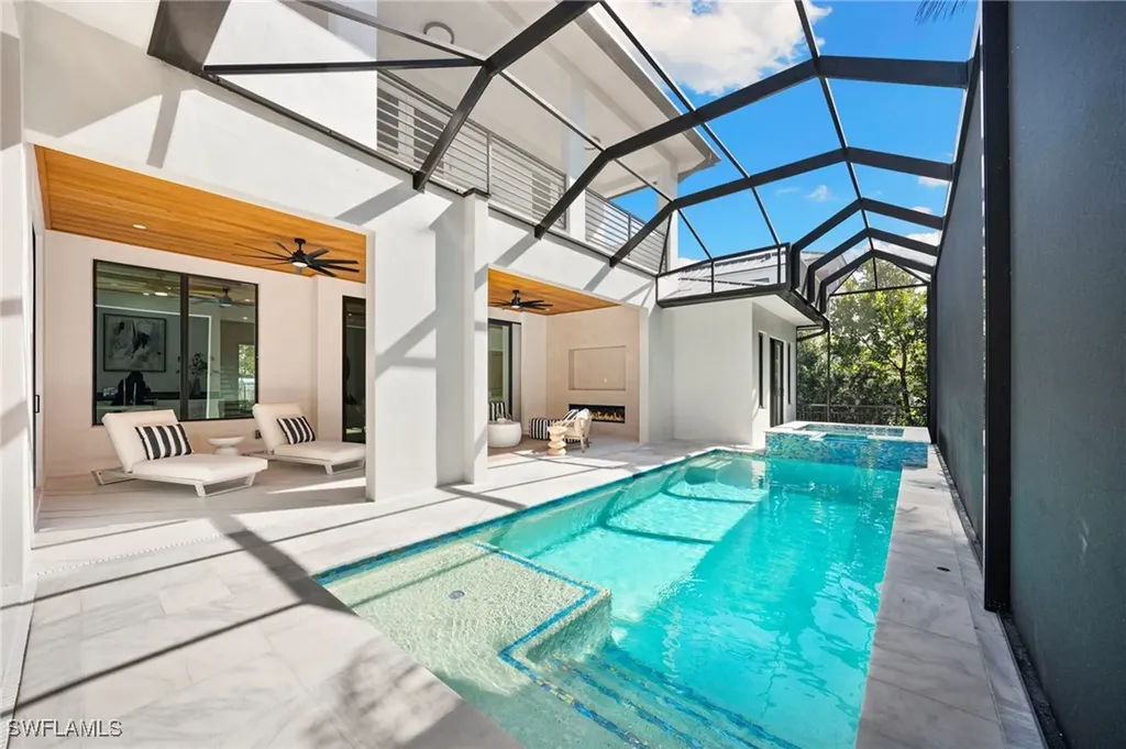 135 7th Street N Naples FL 34102