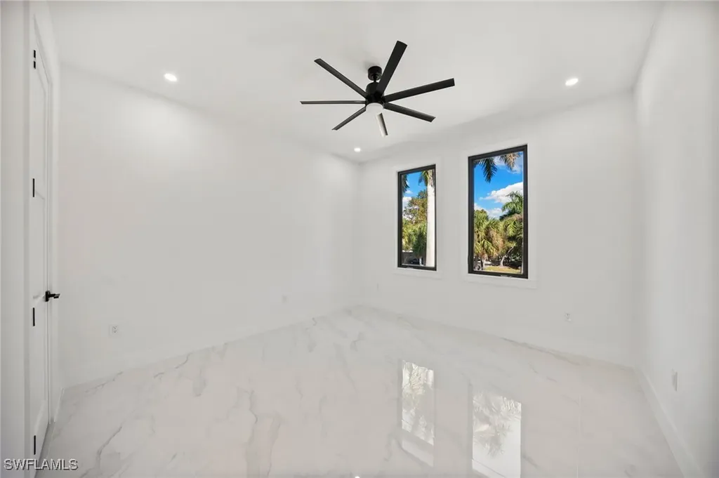 135 7th Street N Naples FL 34102