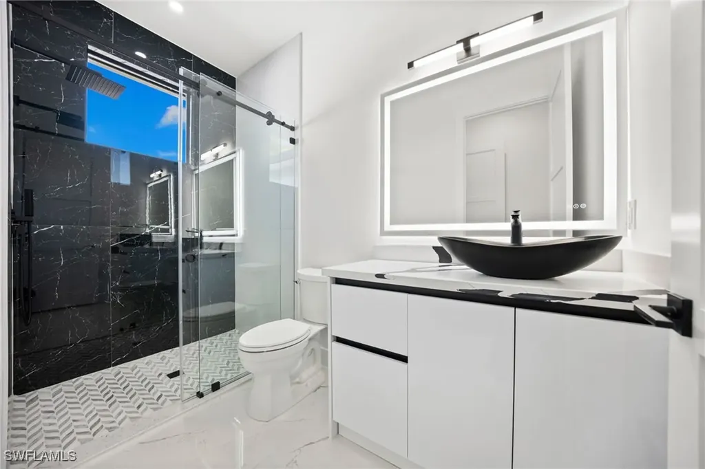 135 7th Street N Naples FL 34102