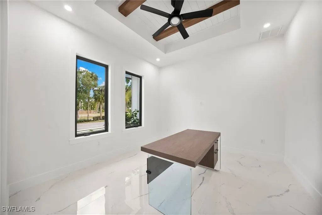 135 7th Street N Naples FL 34102