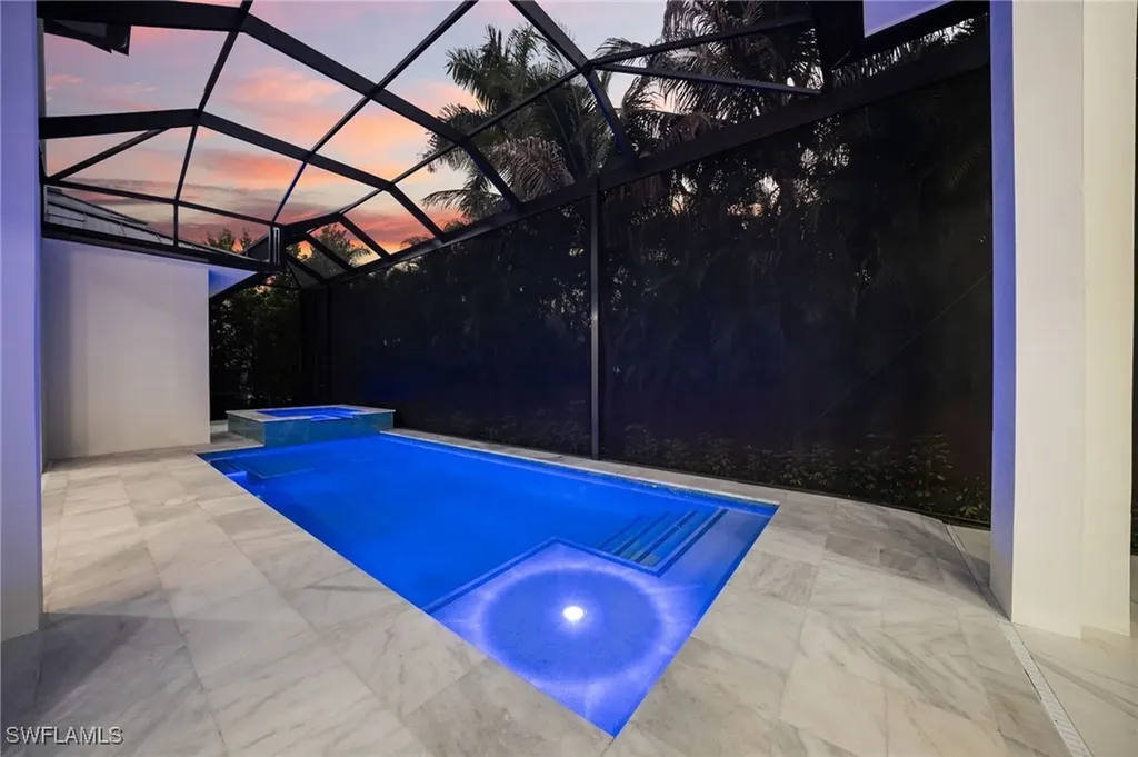 135 7th Street N Naples FL 34102