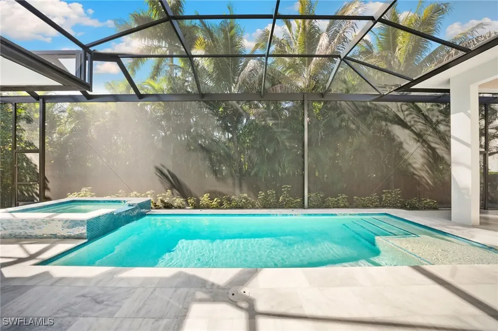 135 7th Street N Naples FL 34102