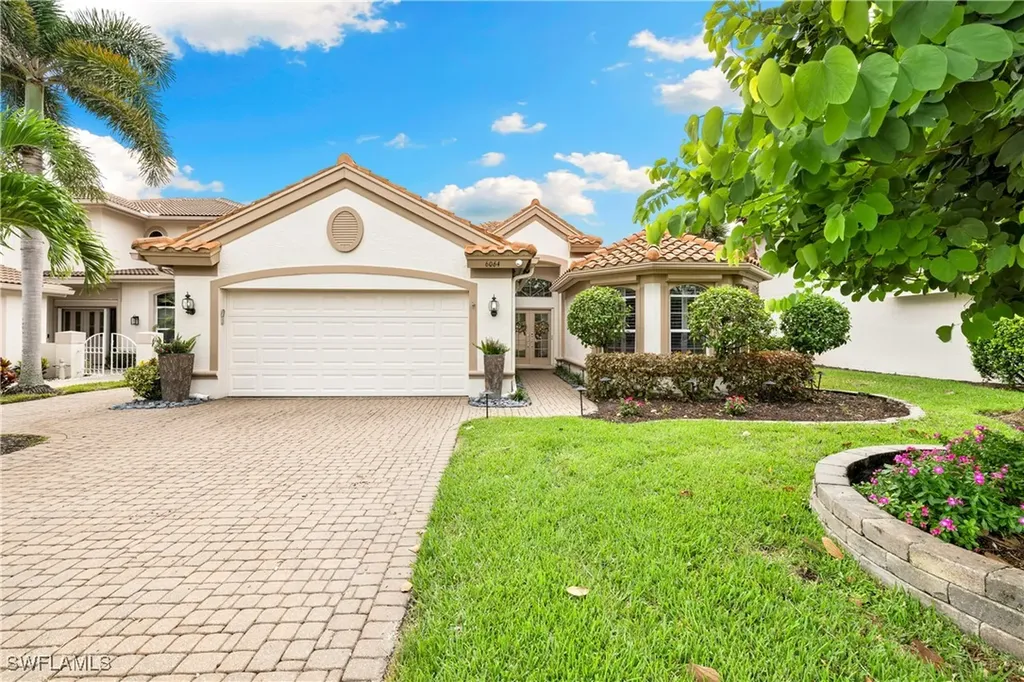6064 Fairway Court Naples FL 34110