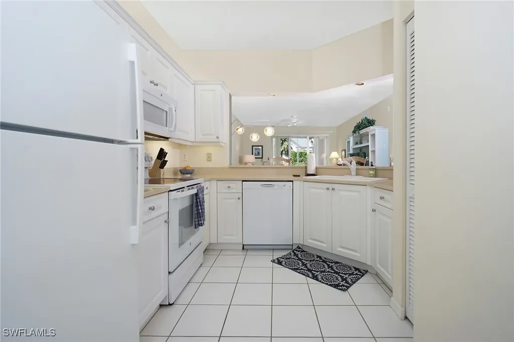 853 Tanbark Drive Naples FL 34108