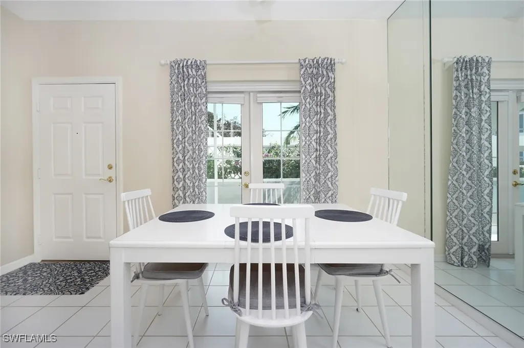 853 Tanbark Drive Naples FL 34108