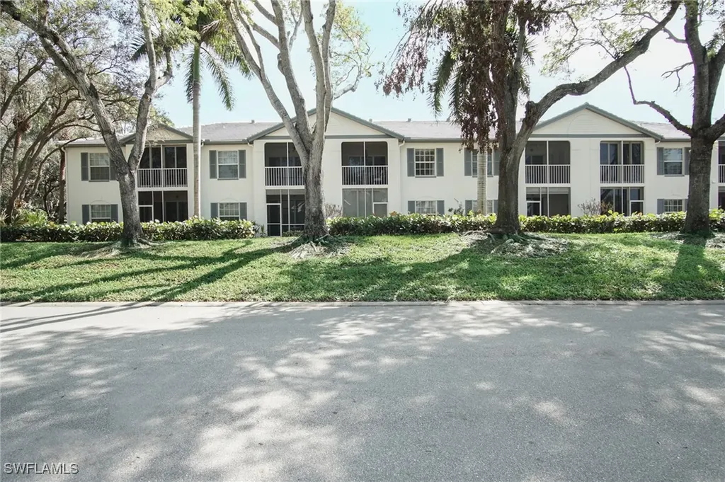 853 Tanbark Drive Naples FL 34108