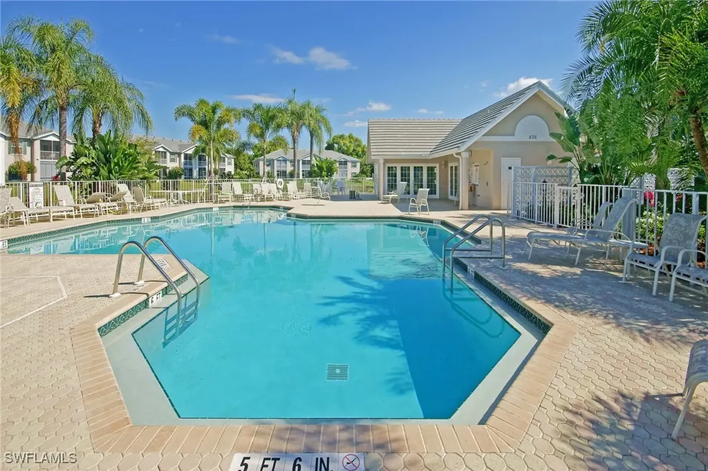 853 Tanbark Drive Naples FL 34108