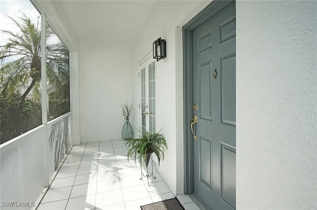 853 Tanbark Drive Naples FL 34108
