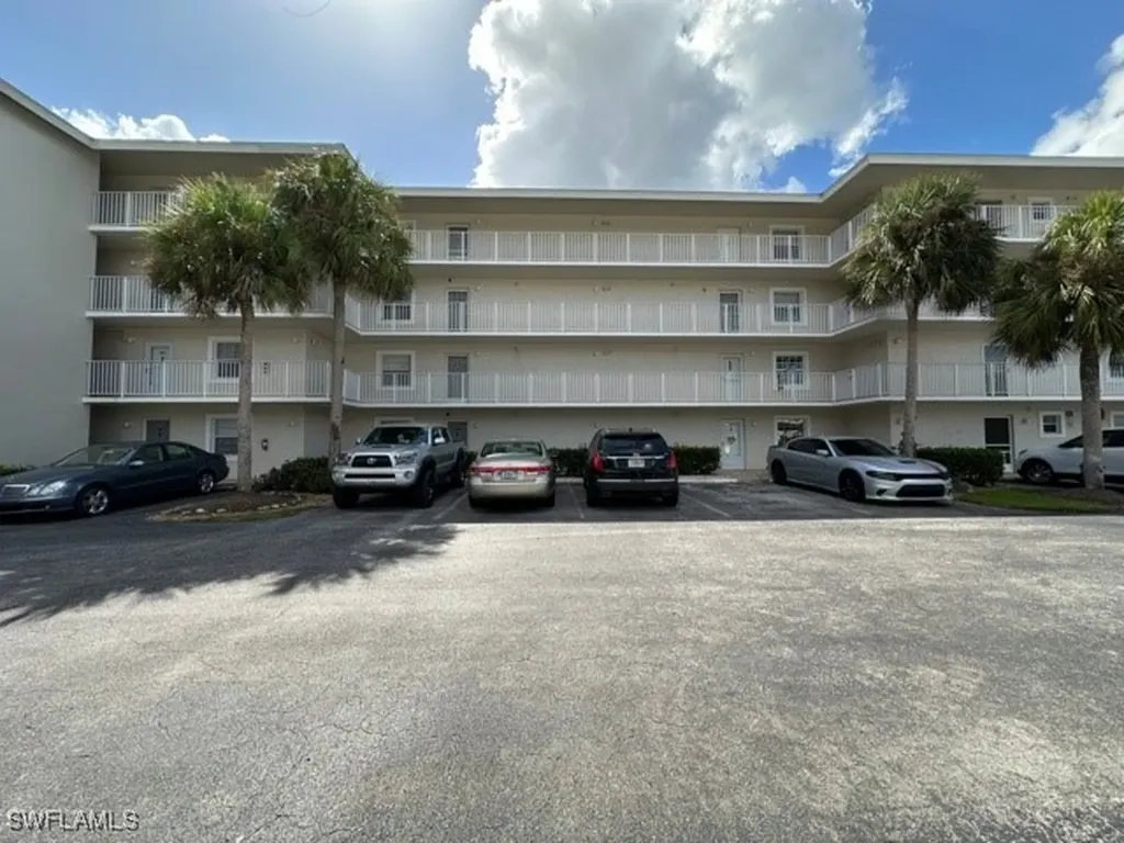 481 Quail Forest Boulevard Naples FL 34105