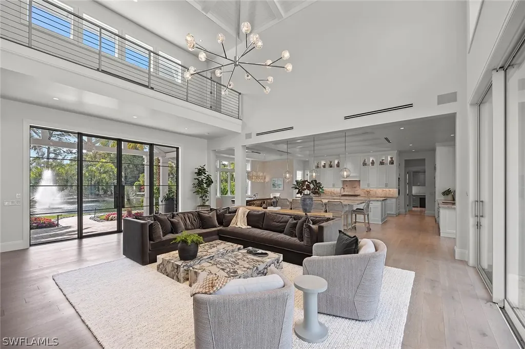 175 Center Street Naples FL 34108