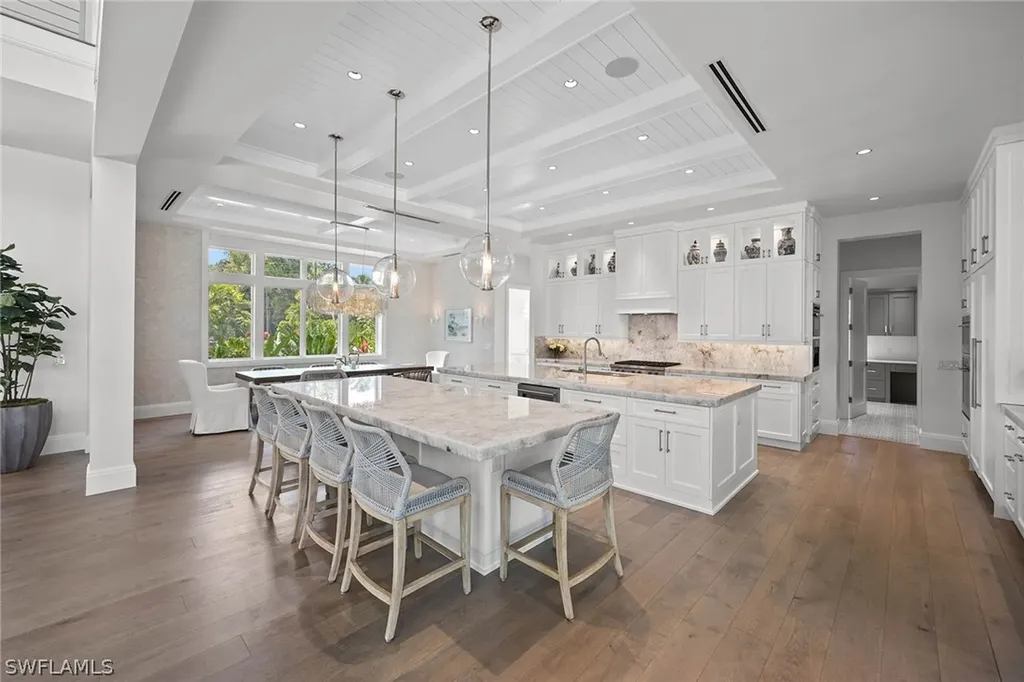 175 Center Street Naples FL 34108