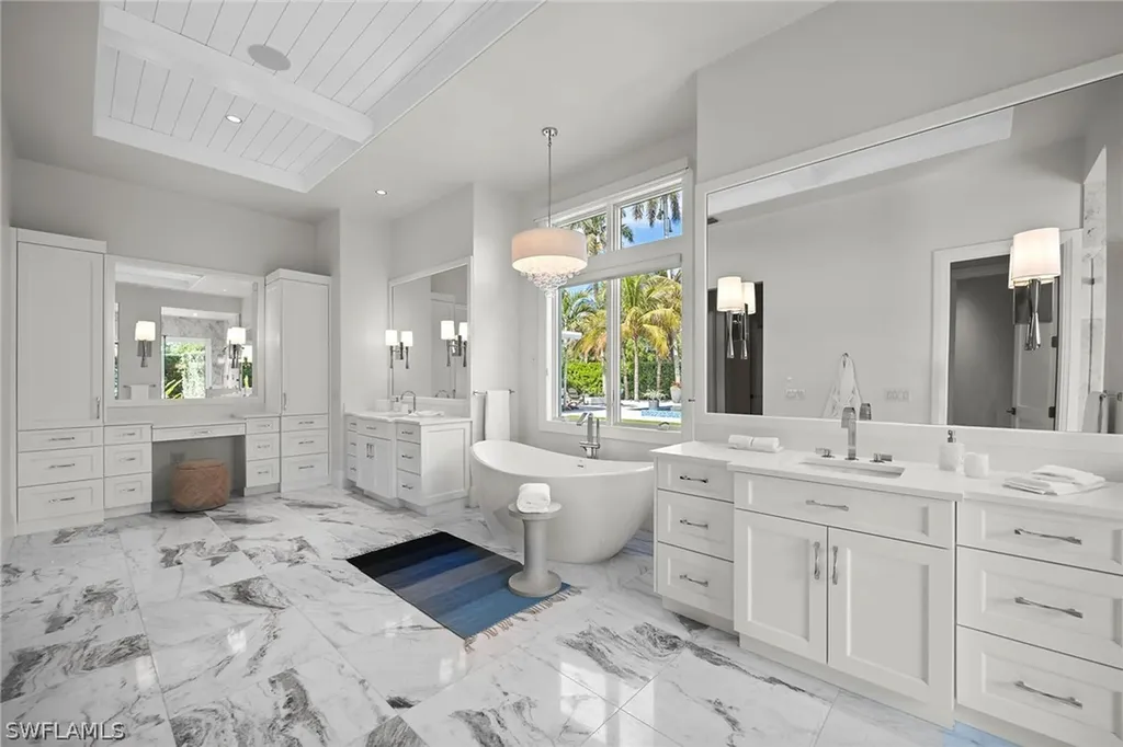 175 Center Street Naples FL 34108