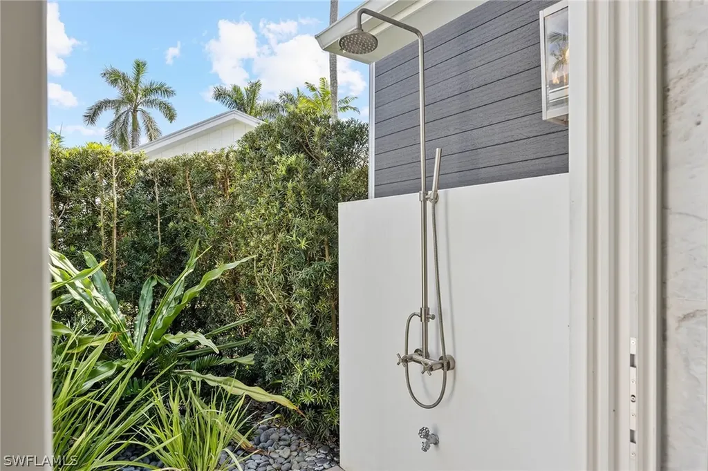 175 Center Street Naples FL 34108