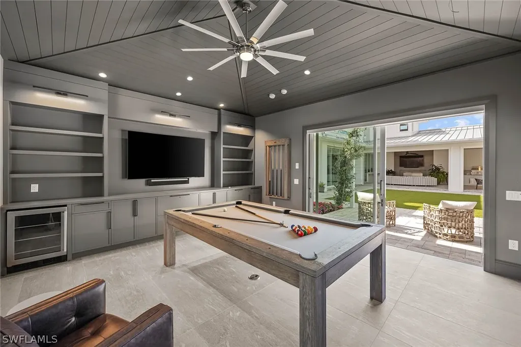 175 Center Street Naples FL 34108