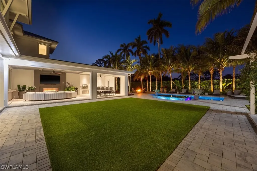 175 Center Street Naples FL 34108