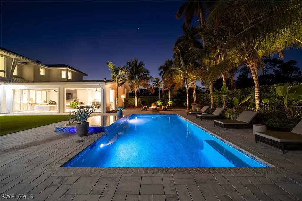 175 Center Street Naples FL 34108