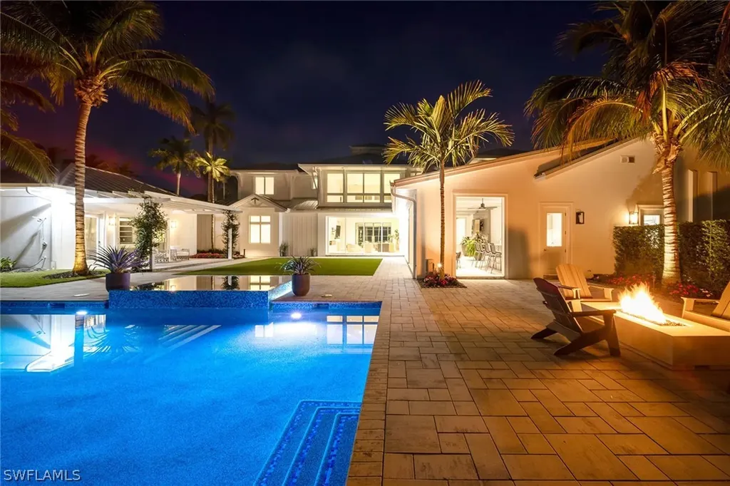 175 Center Street Naples FL 34108