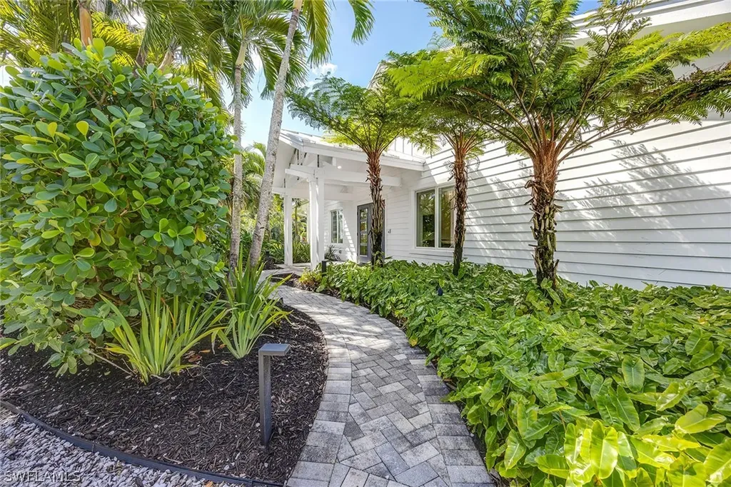 175 Center Street Naples FL 34108