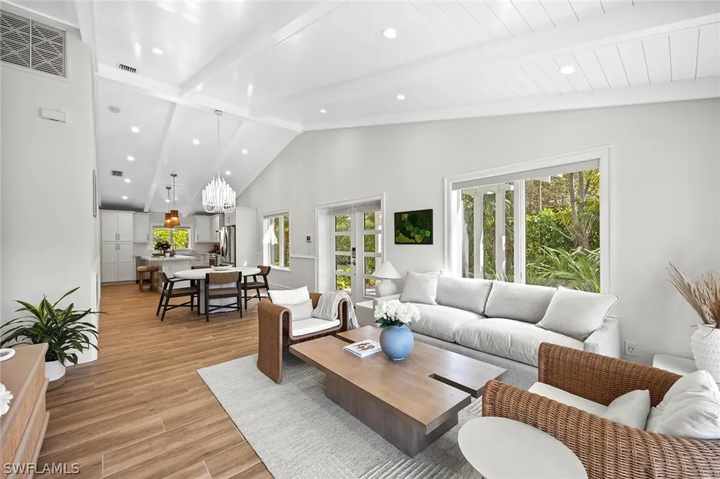 175 Center Street Naples FL 34108