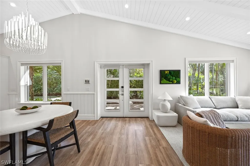 175 Center Street Naples FL 34108