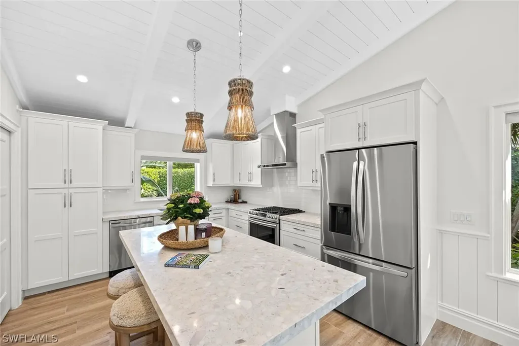 175 Center Street Naples FL 34108