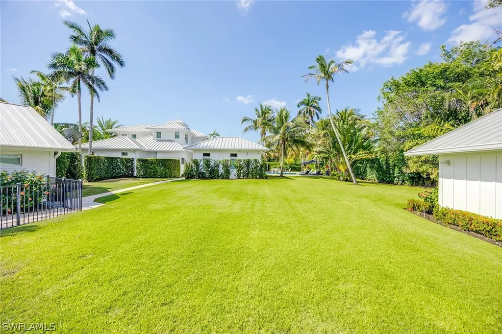 175 Center Street Naples FL 34108