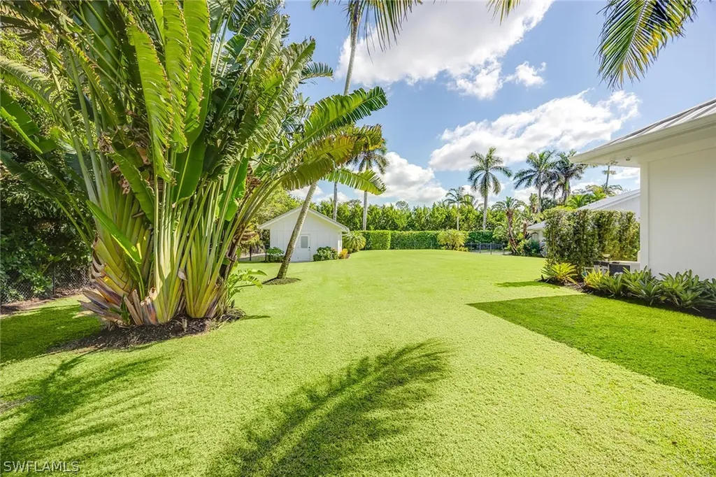 175 Center Street Naples FL 34108