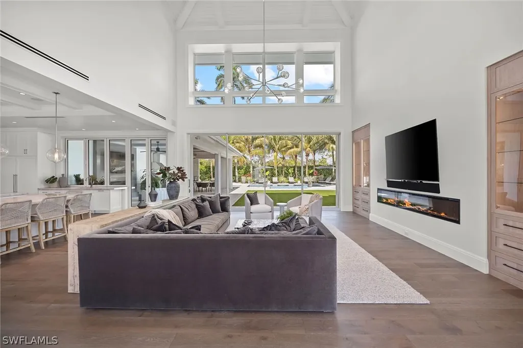 175 Center Street Naples FL 34108