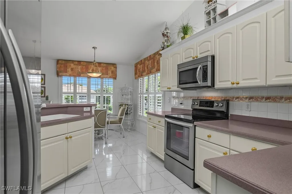 5643 Sandlewood Court Naples FL 34110