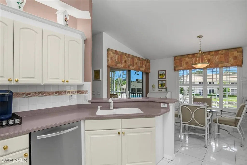 5643 Sandlewood Court Naples FL 34110