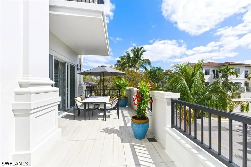 490 5th Street S Naples FL 34102
