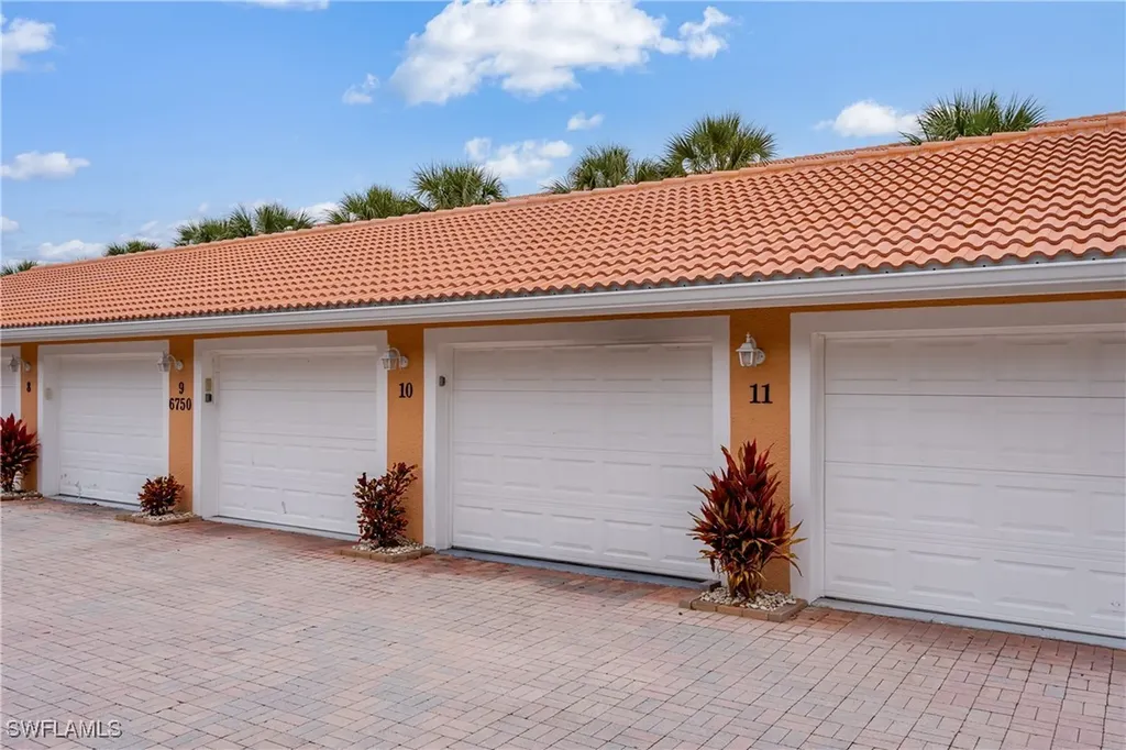 6750 Beach Resort Drive Naples FL 34114