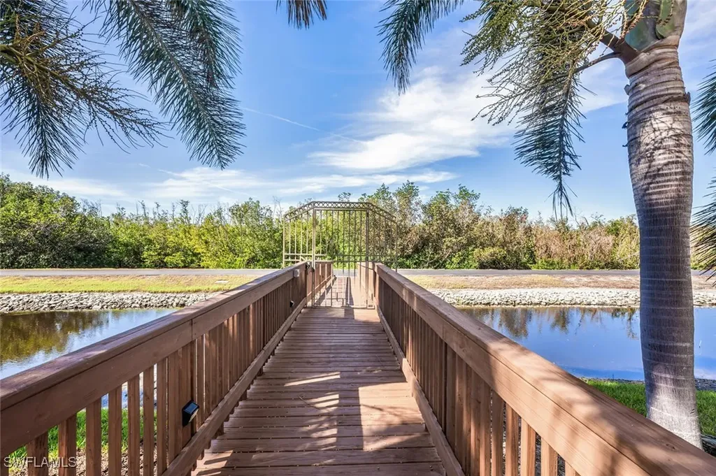 6849 Grenadier Boulevard Naples FL 34108
