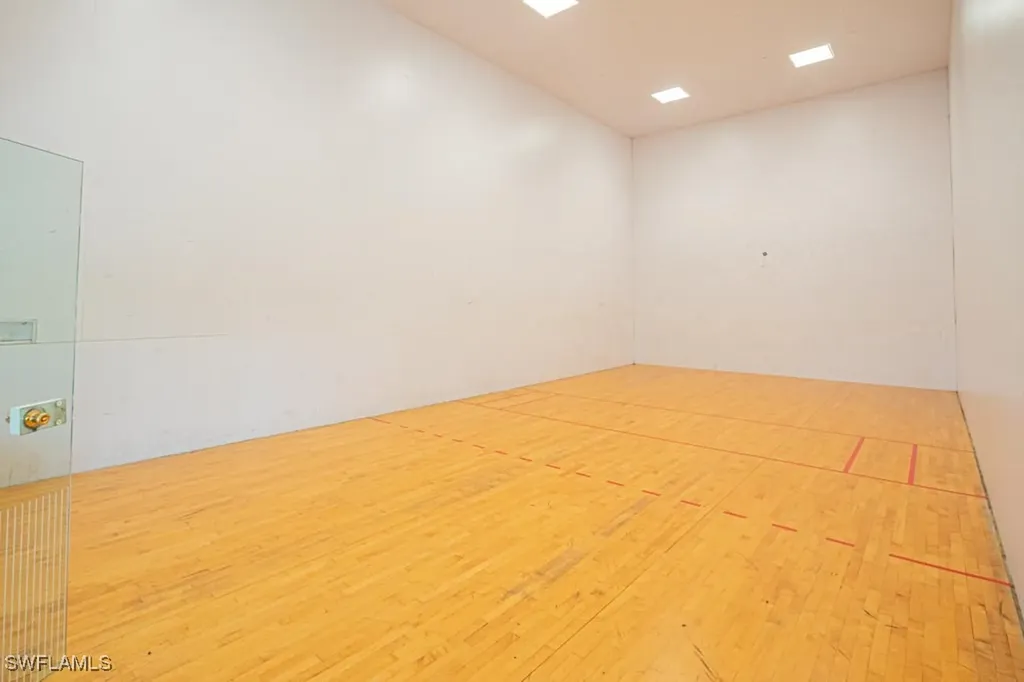 1190 Wildwood Lakes Boulevard Naples FL 34104