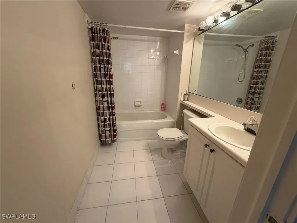 1190 Wildwood Lakes Boulevard Naples FL 34104