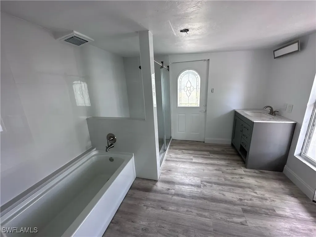 Naples FL, 555 13TH Street N