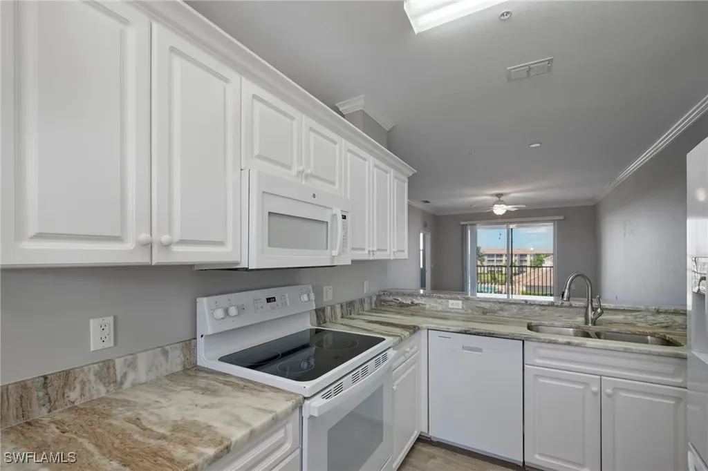8550 Kingbird Loop Estero FL 33967