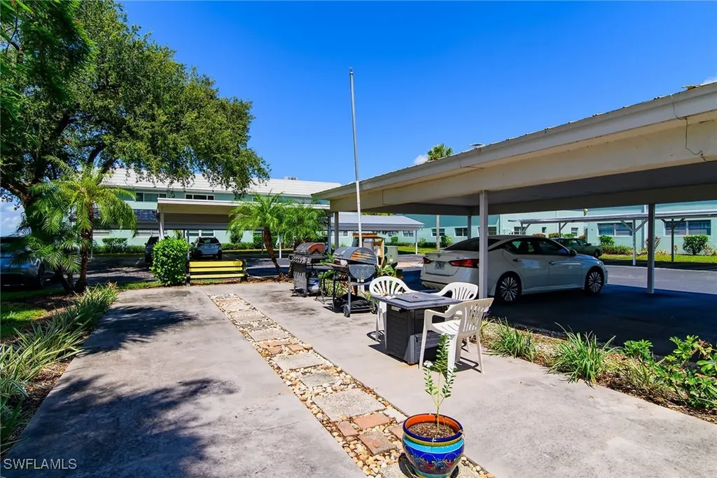 3225 E Riverside Drive Fort Myers FL 33916