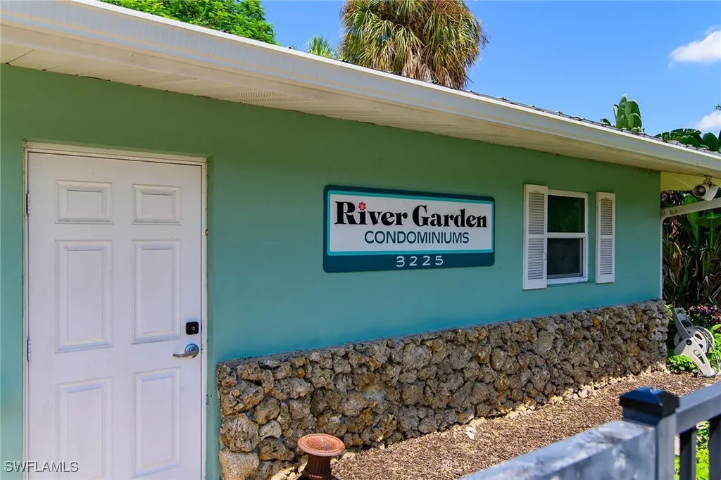 3225 E Riverside Drive Fort Myers FL 33916