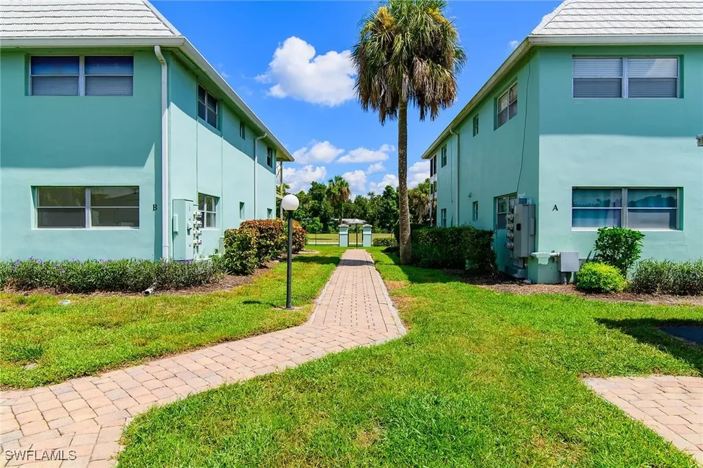 3225 E Riverside Drive Fort Myers FL 33916