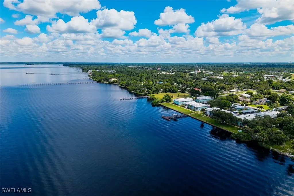 3225 E Riverside Drive Fort Myers FL 33916