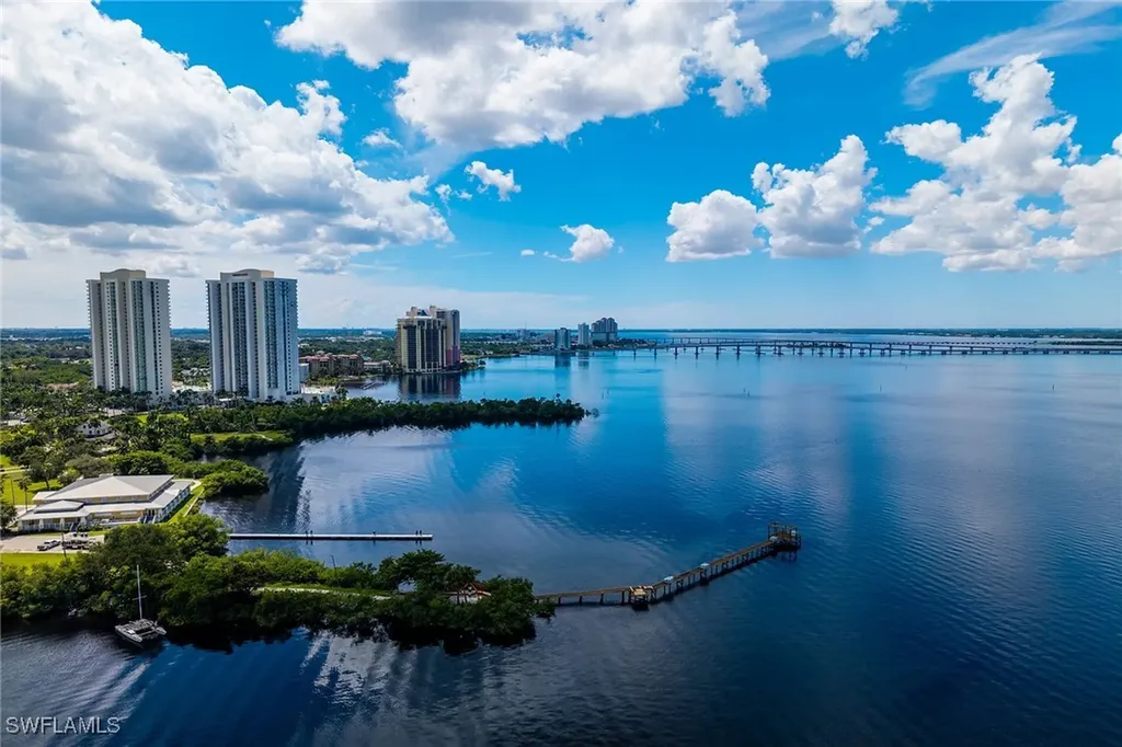 3225 E Riverside Drive Fort Myers FL 33916