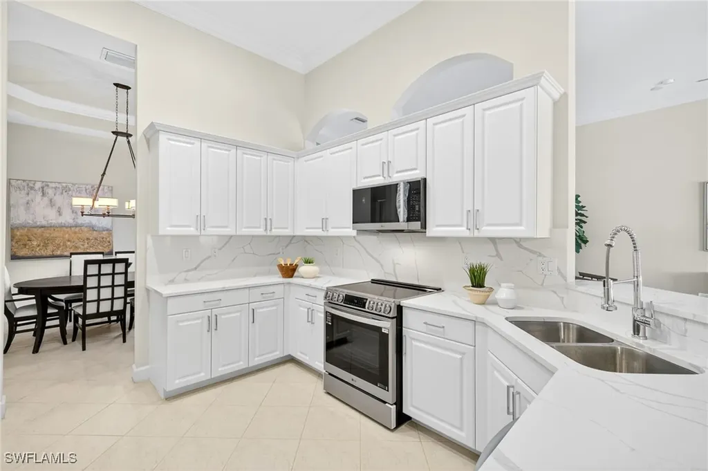 8812 Mustang Island Circle Naples FL 34113