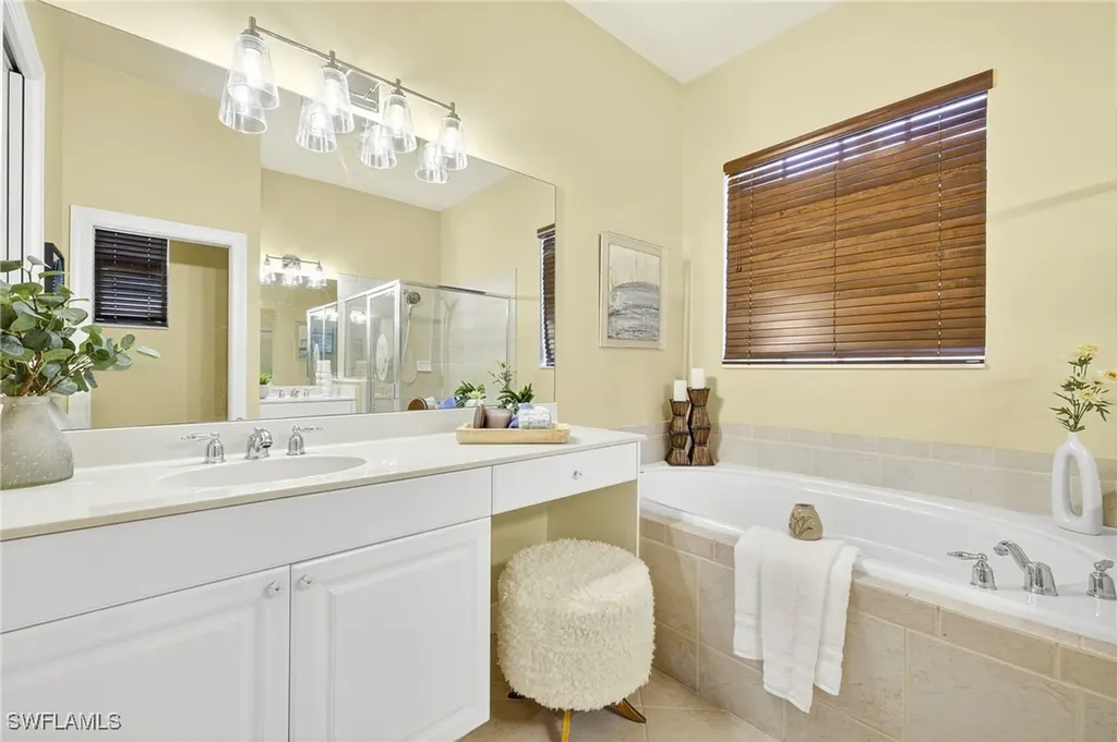 8812 Mustang Island Circle Naples FL 34113