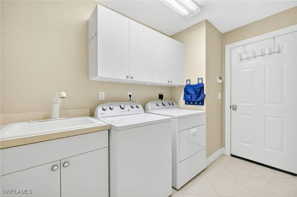 8812 Mustang Island Circle Naples FL 34113