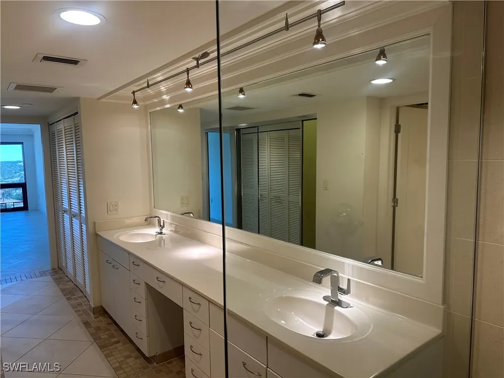 4751 Gulf Shore Boulevard N Naples FL 34103
