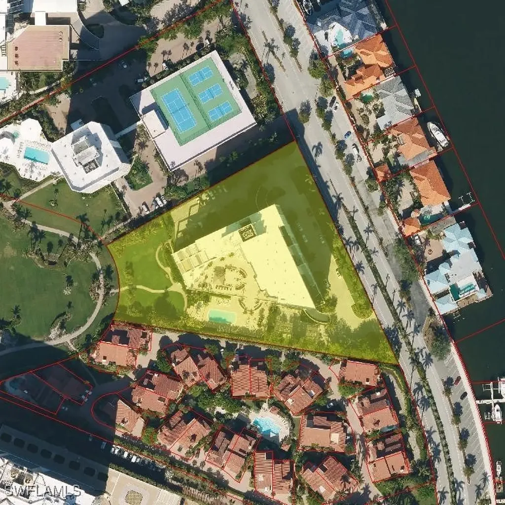 4751 Gulf Shore Boulevard N Naples FL 34103
