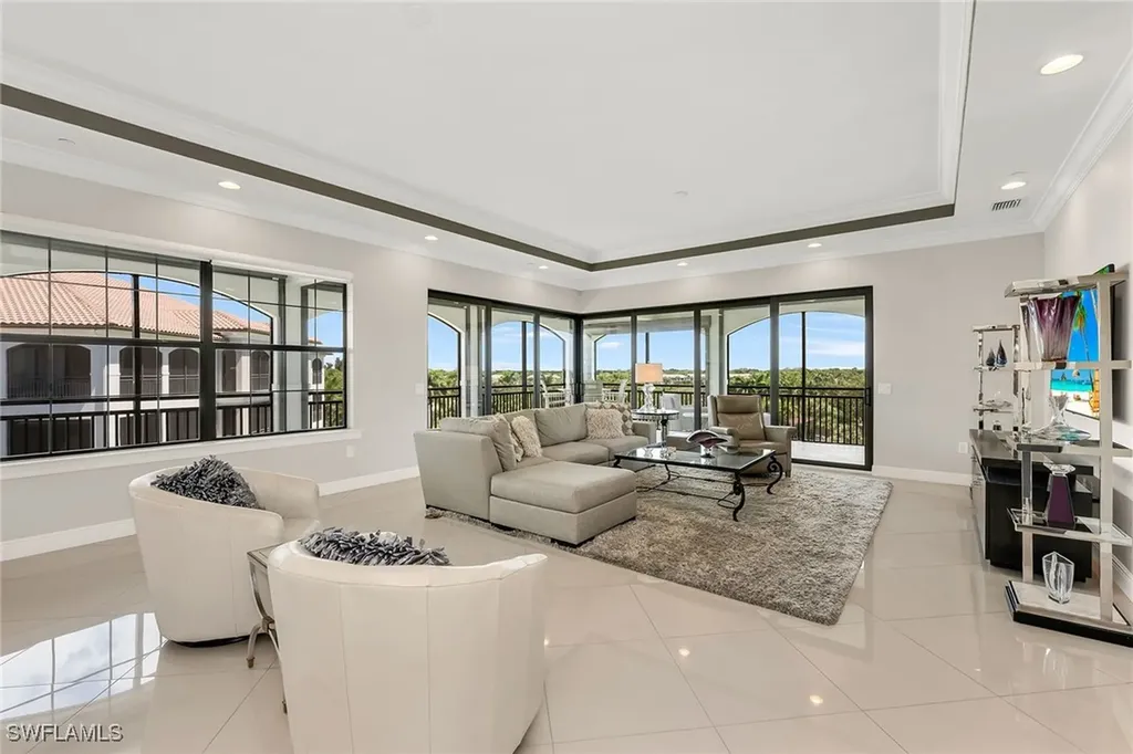 Bonita Springs FL, 4711 Via Del Corso Lane, Unit 402