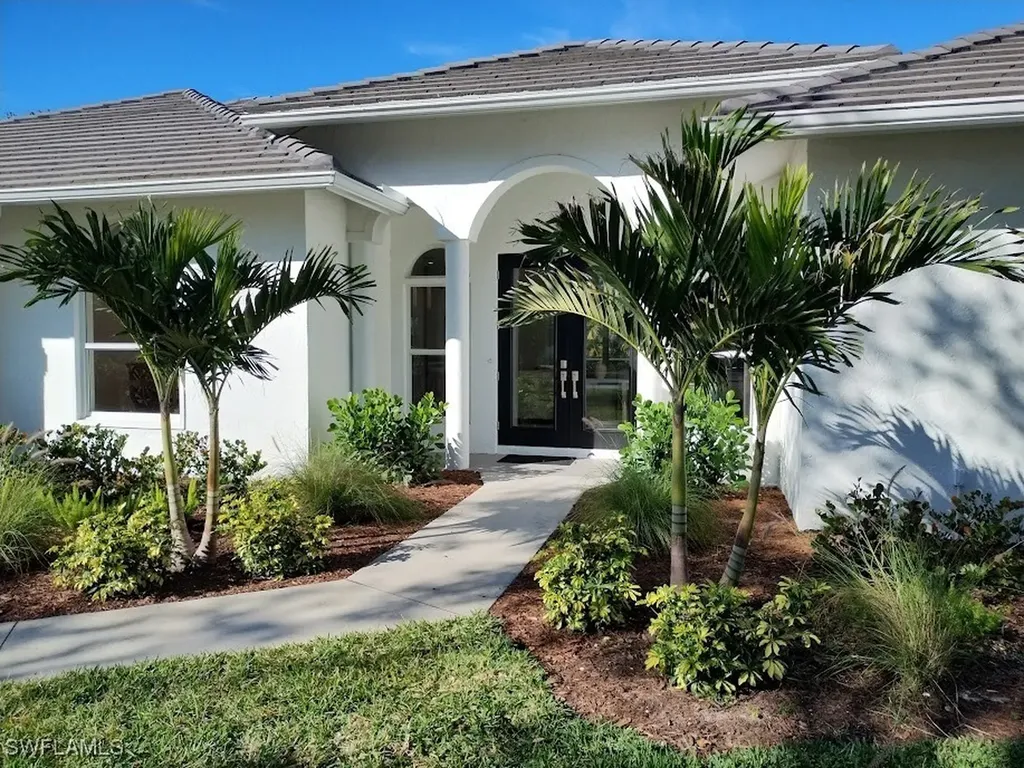 1909 Fairfax Circle Naples FL 34109