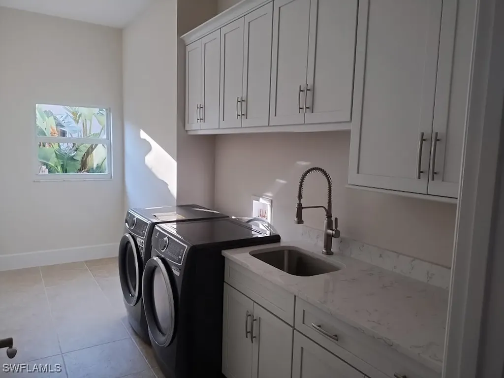 1909 Fairfax Circle Naples FL 34109